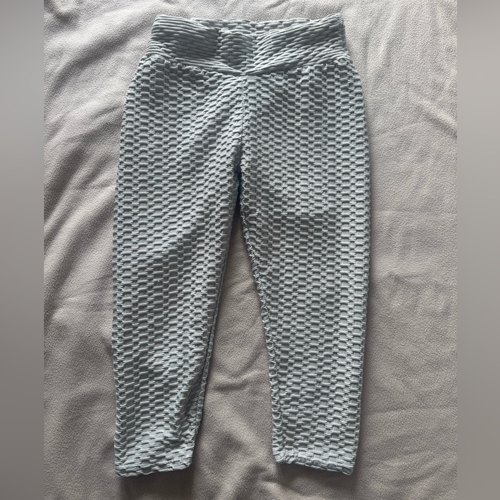 No Brand Grey Scrunch Capri Leggings Size 2X